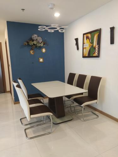 Phòng ăn Vinhomes Central Park Căn hộ Vinhomes Central Park tầng trung, đầy đủ nội thất