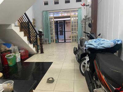 Nhà phố Quận Gò Vấp Nhà phố có 2 mặt tiền hẻm rộng 3.6m, kết cấu 1 trệt 1 lầu kiên cố.