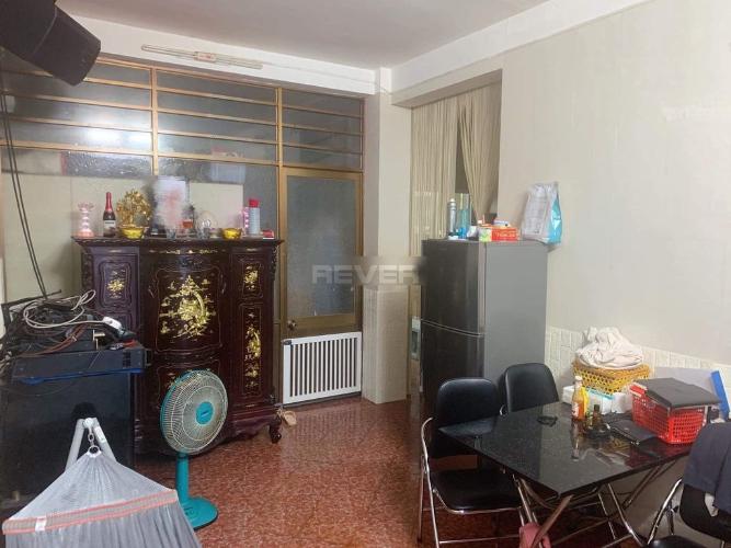 Phòng kháchChung cư 189b Cống Quỳnh Tầng trệt chung cư 189B Cống Quỳnh có sân trước nhà rộng 40m2.