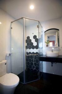 Phòng tắm căn hộ RichStar, Quận Tân Phú Căn hộ RichStar view đón gió thoáng mát, nội thất đầy đủ.