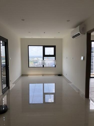 Phòng khách Vinhomes Grand Park Quận 9 Căn hộ Vinhomes Grand Park tầng cao đón gió mát mẻ, nội thất cơ bản.