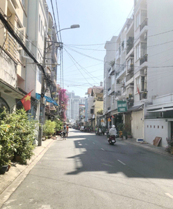 Mặt bằng kinh doanh Huyện Nhà Bè Mặt bằng kinh doanh đường Huỳnh Tấn Phát diện tích 180m2, cửa hướng Tây Nam.