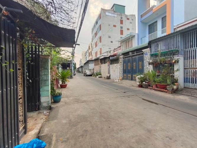  Nhà phố quận Bình Tân hướng Nam mát mẻ, khu dân cư an ninh.