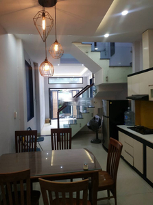 Nhà phố Quận Bình Thạnh Nhà phố diện tích 56m2 cửa hướng Tây, không gian thoáng đãng.