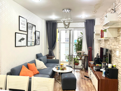 phòng khách căn hộ City Gate Căn hộ City Gate tầng 9 view mát mẻ, đầy đủ nội thất.