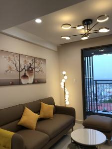 Phòng khách căn hộ Saigon South Residence Căn hộ thô tầng cao Saigon South Residence, view nội khu.