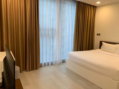 phòng ngủ Căn hộ Vinhomes Golden River, đầy đủ nội thất, tầng cao