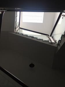 Nhà phố Quận 9 Nhà phố KDC Hưng Phú kết cấu 1 trệt 3 lầu, có Gara để xe hơi trong nhà.