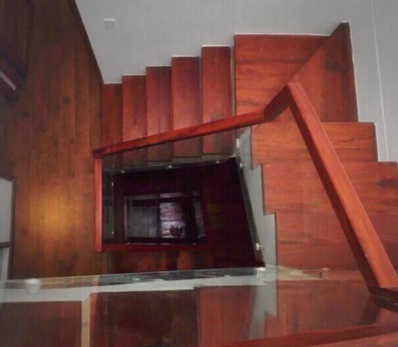 Cầu thang nhà phố Quang Trung, Gò Vấp Nhà phố gần chợ Hạnh Thông Tây, hướng Tây Bắc, diện tích 36.5m2.