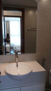 Officetel Vinhomes Central Park, Quận Bình Thạnh Officetel Vinhomes Central Park tầng cao, bàn giao đầy đủ nội thất.