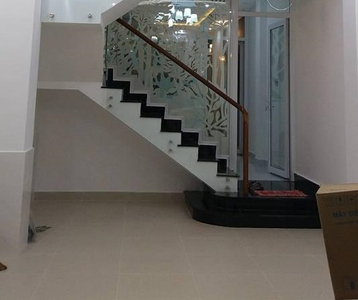 Nhà phố thiết kế 1 trệt, 2 lầu có sân thượng đón gió thoáng mát.