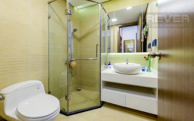Phòng tắm 1 Căn hộ Vinhomes Central Park tầng 14 có 2 phòng ngủ, đầy đủ nội thất.