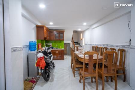 Phòng bếp nhà phố Quận Phú Nhuận Nhà phố hẻm xe hơi Quận Phú Nhuận, bàn giao sổ hồng riêng.