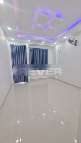 Nhà phố Quận 12 Nhà phố thiết kế 1 trệt, 3 lầu đúc chắc chắn, diện tích 70m2 đầy đủ nội thất.