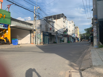 Nhà phố Quận 12 Nhà phố mặt tiền đường An Phú Đông, diện tích 100m2 có sổ hồng riêng.