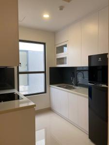 Nhà bếp căn hộ The Sun Avenue Bán căn hộ The Sun Avenue đầy đủ nội thất, view thành phố thoáng mát.