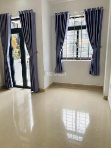 Nhà phố Huyện Nhà Bè Nhà phố đường xe hơi rộng rãi hướng Tây, kết cấu 1 trệt 2 lầu.