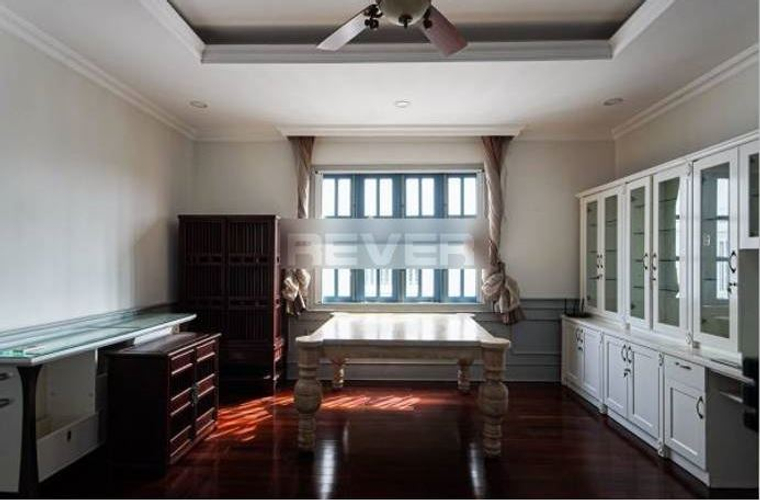 Biệt thự Quận 7 Biệt thự diện tích 250m2 thiết kế 1 trệt, 3 lầu và 1 tầng hầm để xe rộng rãi.