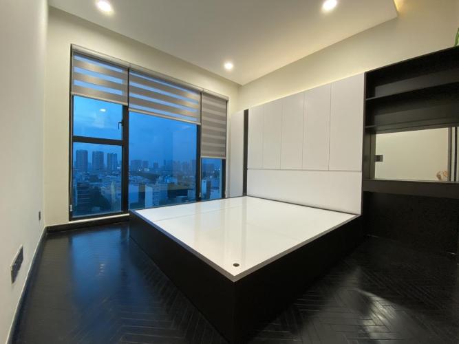 z2179822201335_d333e78aad97aed365e64682a9551551 Căn hộ Feliz En Vista tầng trung, đầy đủ nội thất sang trọng.