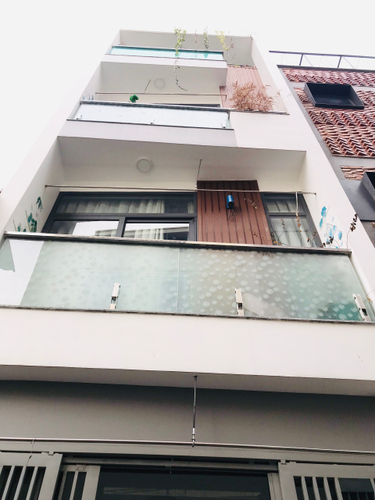 Mặt tiền nhà phố Quận 1 Nhà phố Đường Nguyễn Văn Nguyễn 3 tầng diện tích 37.6m² hướng bắc pháp lý sổ hồng.