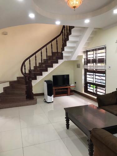 Biệt thự sân vườn phường An Phú, quận 2 Biệt thự sân vườn P. An Phú quận 2, diện tích 12m x 22m, đầy đủ nội thất