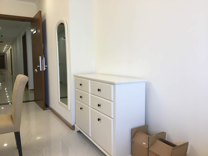 Căn Officetel Vinhomes Central Park, Quận Bình Thạnh Officetel Vinhomes Central Park tầng 12 có 1 phòng ngủ, đầy đủ nội thất.