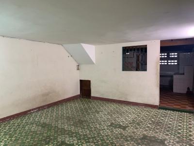 Phòng ngủ Bán căn hộ chung cư đường Phùng Hưng, diện tích 62.24m2, ban công hướng Bắc, sổ đỏ đầy đủ.