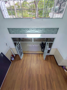 Nhà phố Quận 4 Nhà phố thiết kế 1 trệt, 1 lửng, 1 lầu và sân thượng, không có nội thất.