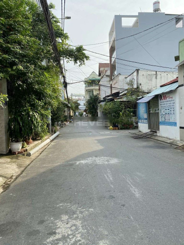Đường trước nhà phố Quận Bình Tân Nhà phố mặt tiền đường Dương Tự Quán, kết cấu 1 trệt, 1 lầu đúc chắc chắn.