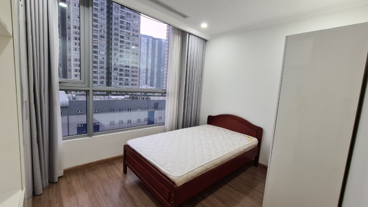 Căn hộ Vinhomes Central Park, Quận Bình Thạnh Căn hộ Vinhomes Central Park tầng 7 thiết kế 4 phòng ngủ, đầy đủ nội thất.