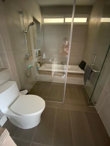 Căn hộ Sarimi Sala Đại Quang Minh, Quận 2 Căn hộ Sarimi Sala Đại Quang Minh diện tích 96m2, nội thất cơ bản.