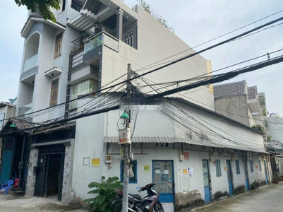 Mặt tiền nhà phố Quận 7 Nhà phố thiết kế 1 trệt, 2 lầu và sân thượng, diện tích 4mx 16m vuông đẹp.