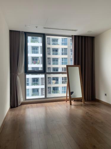 Phòng ngủ Vinhomes Central Park Căn hộ Vinhomes Central Park tầng cao mát mẻ, đầy đủ nội thất.