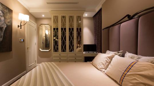 Phòng ngủ căn hộ Vinhomes Golden River Căn hộ Vinhomes Golden River hướng Tây Nam, diện tích 61.4m²