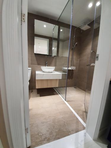 Nhà vệ sinh Sunrise Riverside Căn hộ Sunrise Riverside ban công đón sáng, view thành phố.