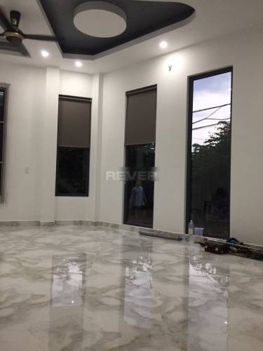 Nhà xưởng kho bãi Huyện Bình Chánh Nhà xưởng kho bãi diện tích 400m2, có văn phòng và bãi xe, khu vực an ninh.