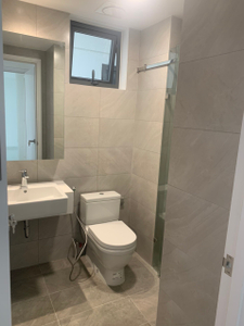 Căn hộ D'Lusso, Quận 2 Căn hộ D'Lusso tầng 3 tiện di chuyển, bàn giao nội thất cơ bản.