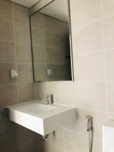 Phòng tắm One Verandah Quận 2 Căn hộ One Verandah tầng trung, nội thất cơ bản