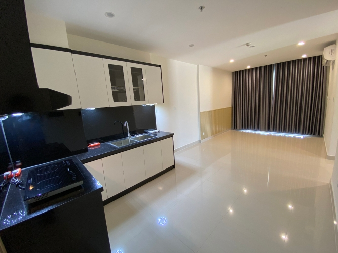 Căn hộ Vinhomes Grand Park, Quận 9 Căn hộ Vinhomes Grand Park tầng 25 có 3 phòng ngủ, nội thất cơ bản.