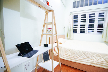 Nhà phố Quận Bình Thạnh Nhà phố nằm tại khu vực dân cư sầm uất, kết cấu 1 trệt, 1 lầu kiên cố.