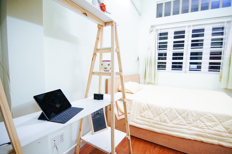 Nhà phố Quận Bình Thạnh Nhà phố nằm tại khu vực dân cư sầm uất, kết cấu 1 trệt, 1 lầu kiên cố.