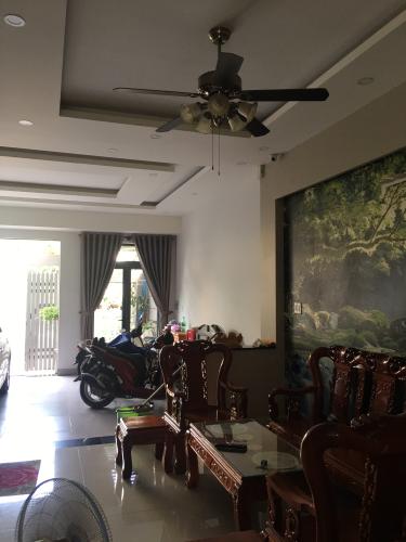 Nhà phố Quận 9 Nhà phố KDC Hưng Phú kết cấu 1 trệt 3 lầu, có Gara để xe hơi trong nhà.