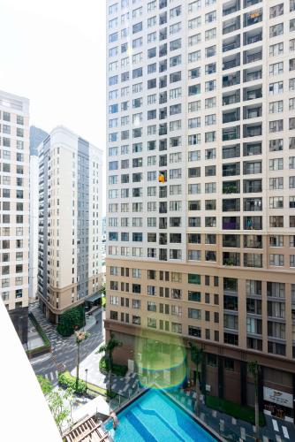 Tiện ích Saigon Royal Căn hộ Saigon Royal tầng trung, view nhìn ra hướng tòa nhà Bitexco