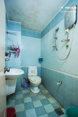 Toilet nhà phố Phú Nhuận Bán nhà mặt tiền đường Phan Đăng Lưu, Phú Nhuận, hướng Đông Bắc, cách công viên Phú Nhuận 70m