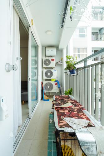 Ban công căn hộ SUNRISE RIVERSIDE Bán căn hộ Sunrise Riverside 3PN, tầng 21, đầy đủ nội thất, căn góc view hồ bơi