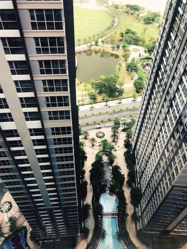 View căn hộ Vinhomes Central Park, Quận Bình Thạnh Căn hộ cao cấp Vinhomes Central Park tầng 39, bàn giao nội thất cơ bản.