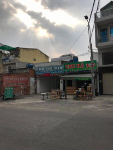 Đường trước nhà phố Quận Tân Bình Nhà phố mặt tiền đường Phạm Văn Bạch, diện tích 65m2 vuông đẹp.