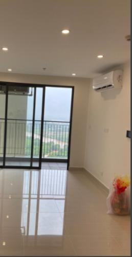 Ban công căn hộ Vinhomes Grand Park Căn hộ Vinhomes Grand Park tầng cao đón view nội khu mát mẻ.