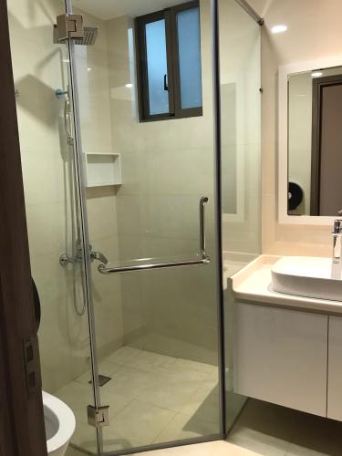 Phòng tắm căn hộ Saigon South Residence Căn hộ thô tầng cao Saigon South Residence, view nội khu.