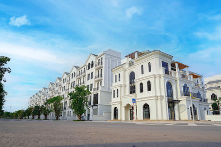 Biệt thự song lập The Manhattan Glory Vinhomes Grand Park, cửa hướng Đông Bắc.